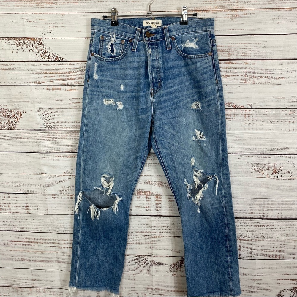 RIVET & THREAD RIPPED HIGH WAISTED CROPPED RAW HEM SIZE‎ 28 BUTTON FLY JEANS